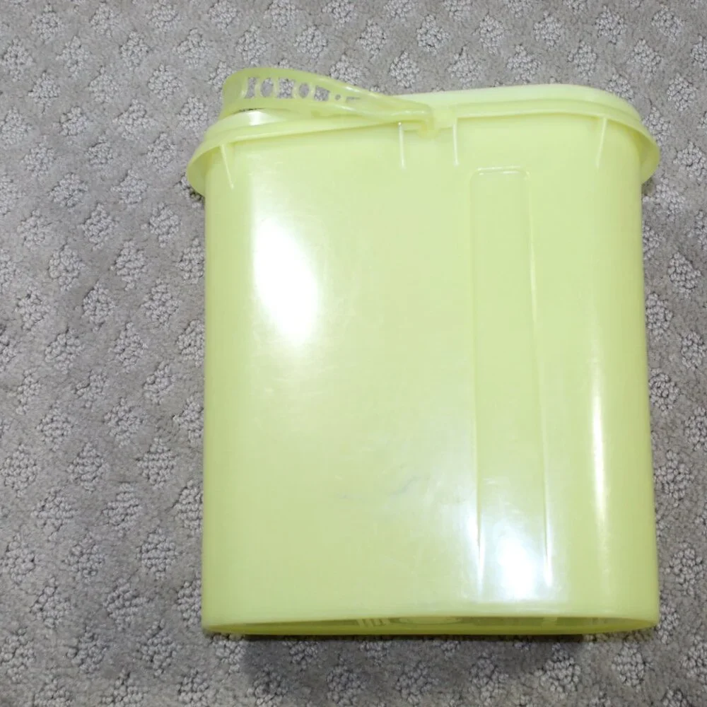 Vintage Tupperware Beverage Buddy Yellow Pitcher 587-7 w/ Lid Cap & Handle